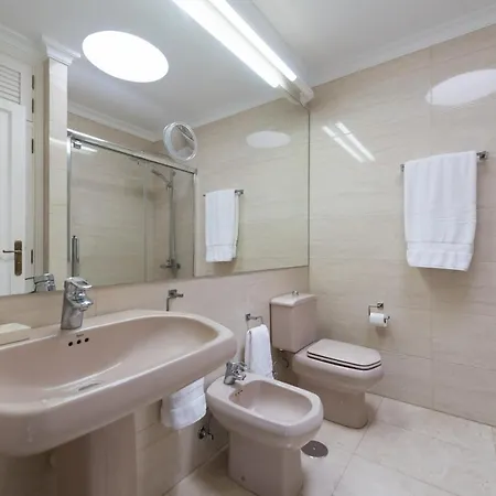 בקתה Casa Private Pool, Bbq And Private Parking מספאלומס